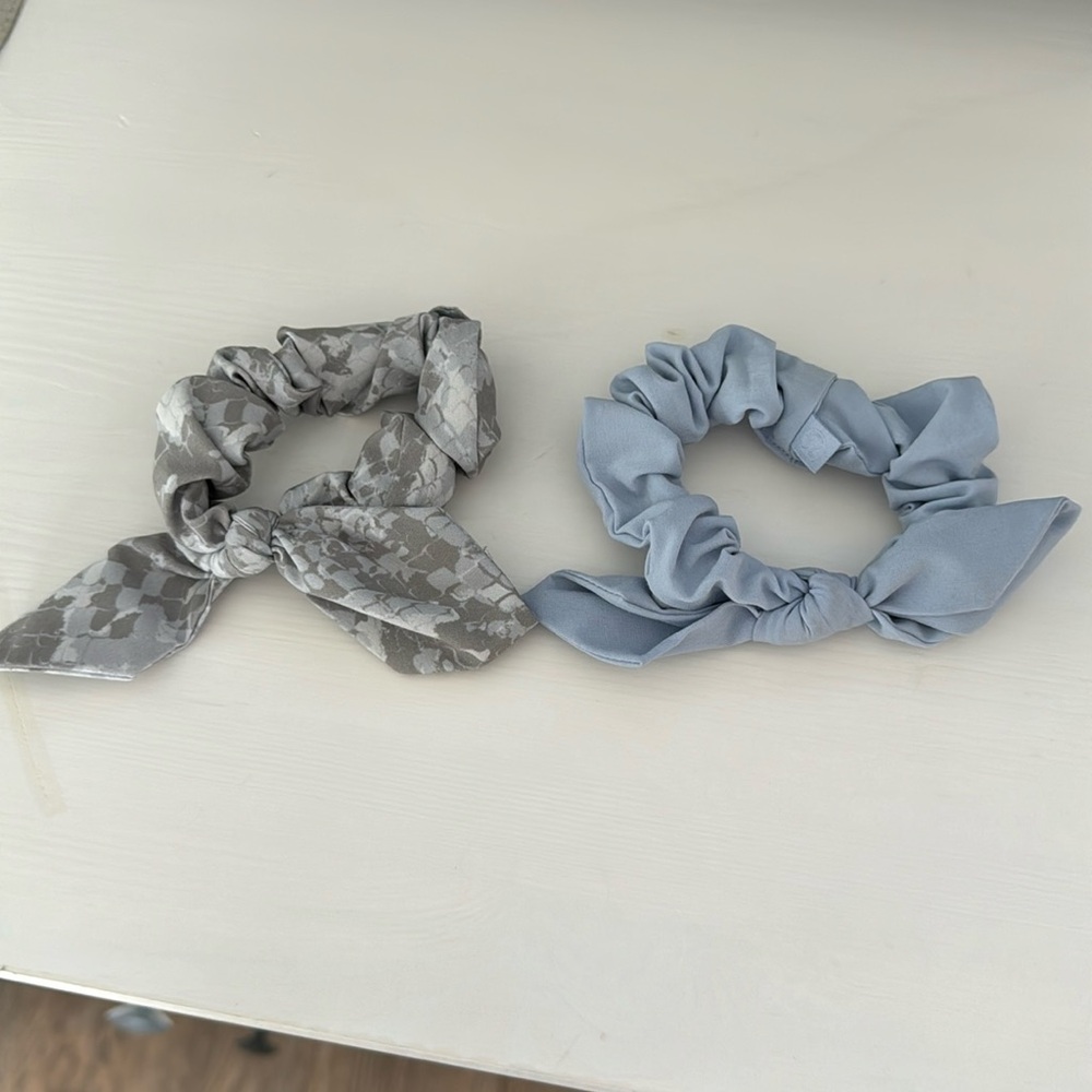 lululemon tie scrunchies
